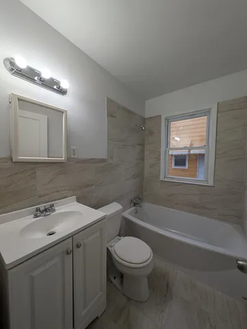 $1,300 | 305 South South Street West, Pontiac, MI 48341