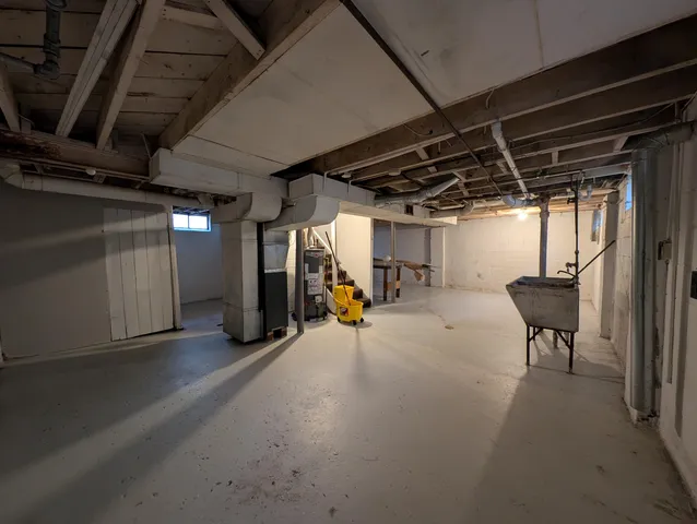 $1,300 | 305 South South Street West, Pontiac, MI 48341