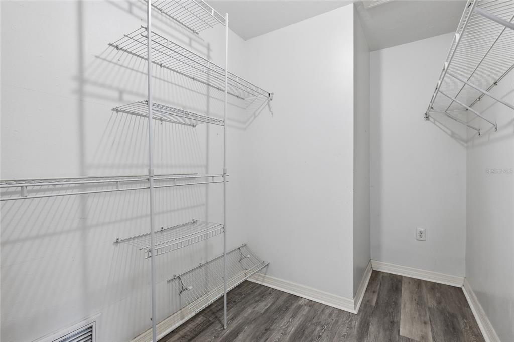 2951 Gocio Road Sarasota, FL 34235 - Photo 22 of 49