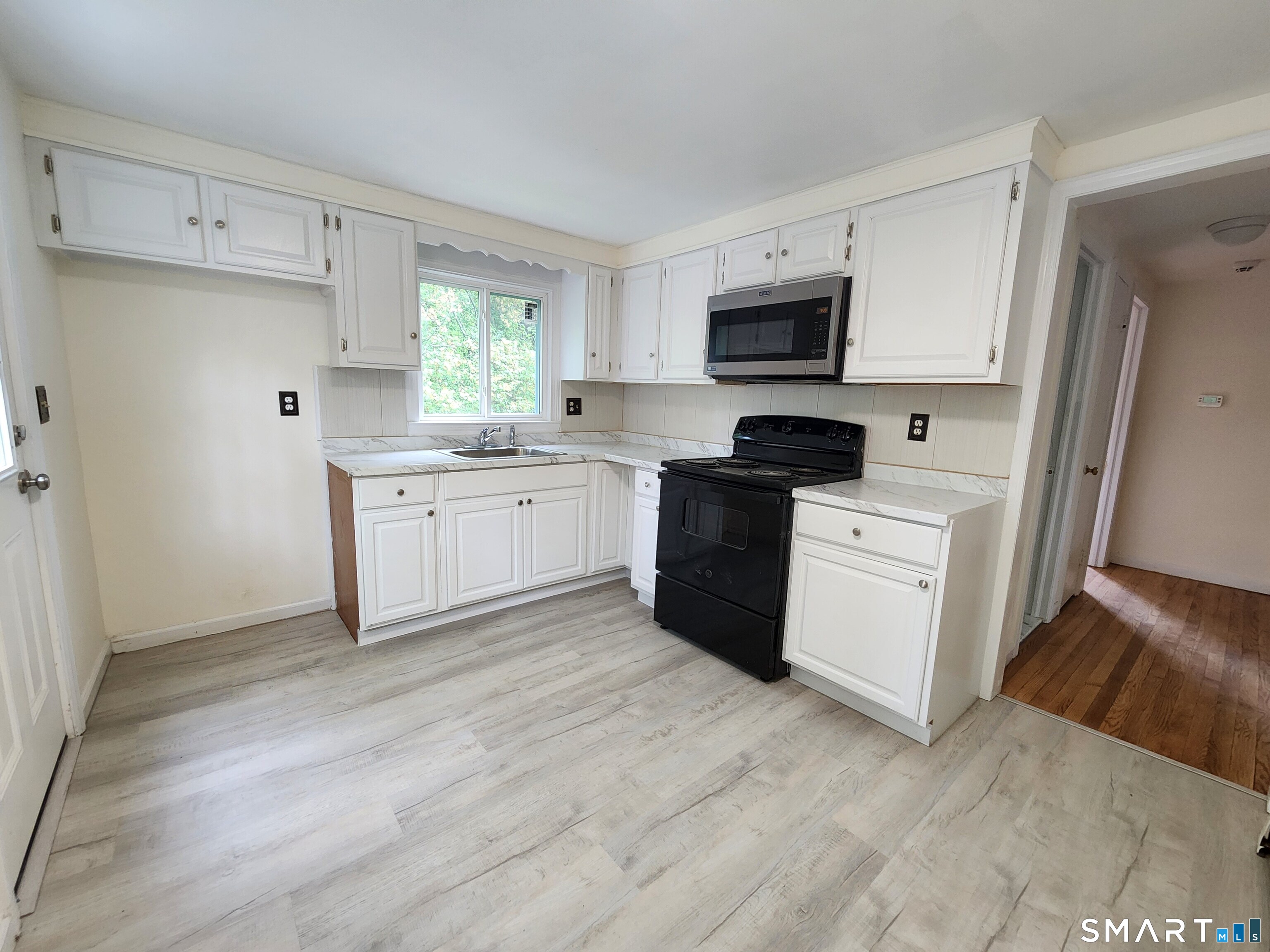 13 Joemar Road Norwalk, CT 06854 - Photo 3 of 7