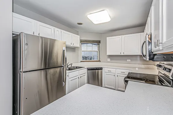 $319,900 | 214 Cathy Lane, Mount Prospect, IL 60056