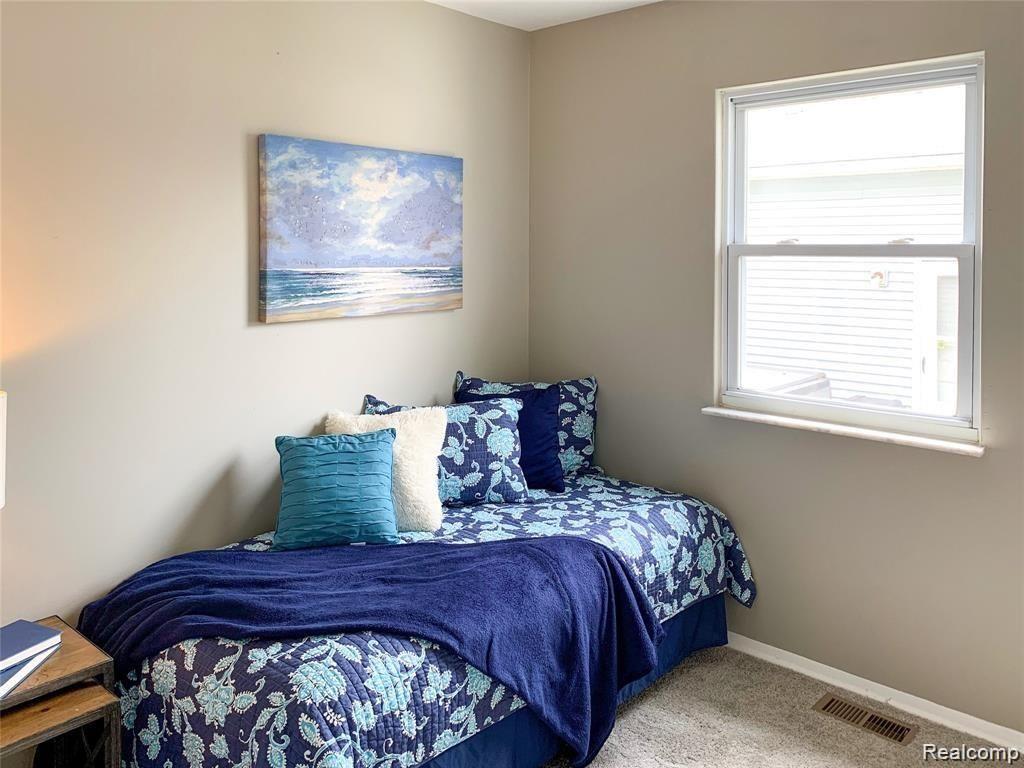 1481 East Judd Road Burton, MI 48529 - Photo 9 of 13 1481 E Judd 9.jpg