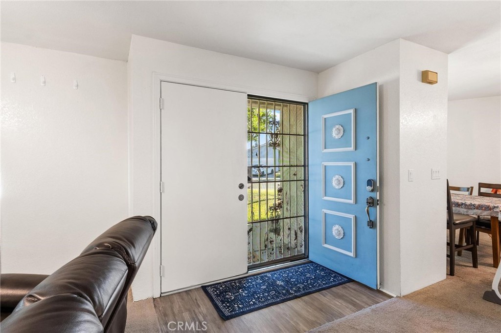 1076 Occidental Circle Redlands, CA 92374 - Photo 4 of 28 a view of furniture and closet