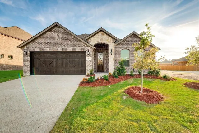 $2,750 | 434 Bentley Drive, Midlothian, TX 76065