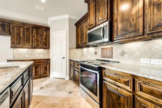 $2,750 | 434 Bentley Drive, Midlothian, TX 76065