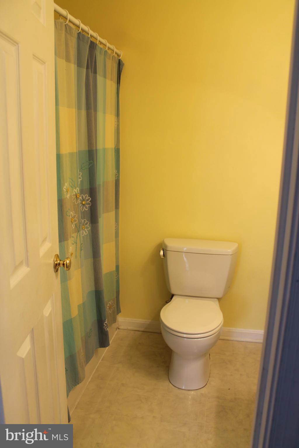 6613 Hemlock Point Road New Market, MD 21774 - Photo 8 of 20 Hall Full Bath