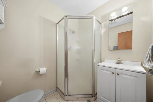 $4,250 | 4407 Howard Avenue, Unit 2, Western Springs, IL 60558