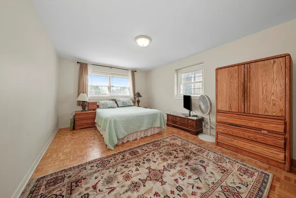 $4,250 | 4407 Howard Avenue, Unit 2, Western Springs, IL 60558