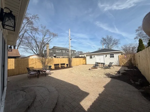 $4,250 | 4407 Howard Avenue, Unit 2, Western Springs, IL 60558