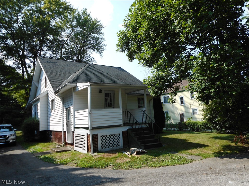 949 Som Center Road Cleveland, OH 44143 - Photo 5 of 12 Gallery Image 5