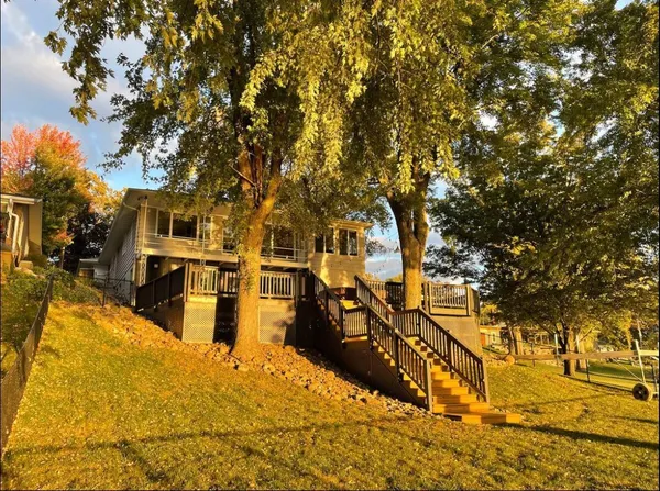 $630,000 | 529 West Park Lane, Albert Lea, MN 56007