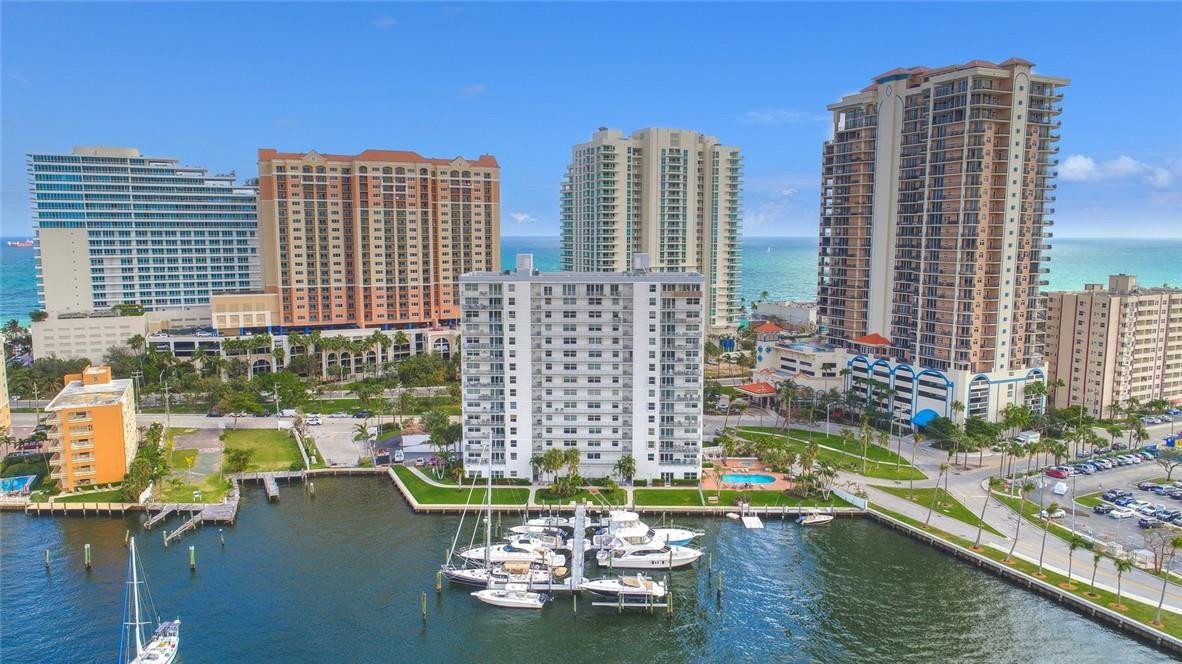 77 South Birch Road, Unit 3A Fort Lauderdale, FL 33316 - Photo 3 of 39 Photo 3