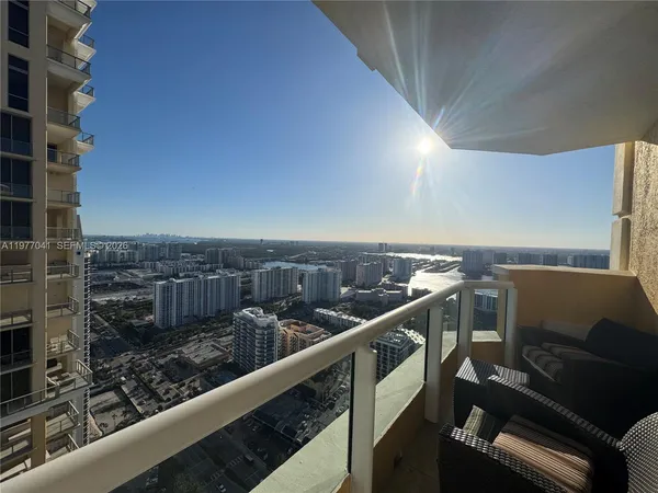 $23,000 | 17875 Collins Avenue, Unit 4306, Sunny Isles Beach, FL 33160