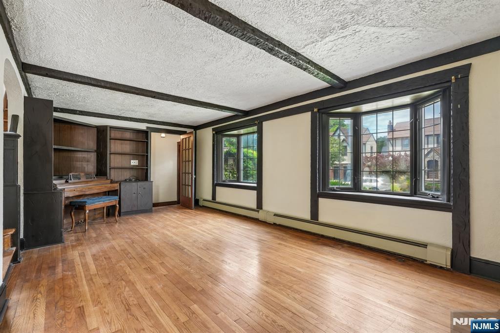 21 Ferncliff Road Bloomfield, NJ 07003 - Photo 4 of 46