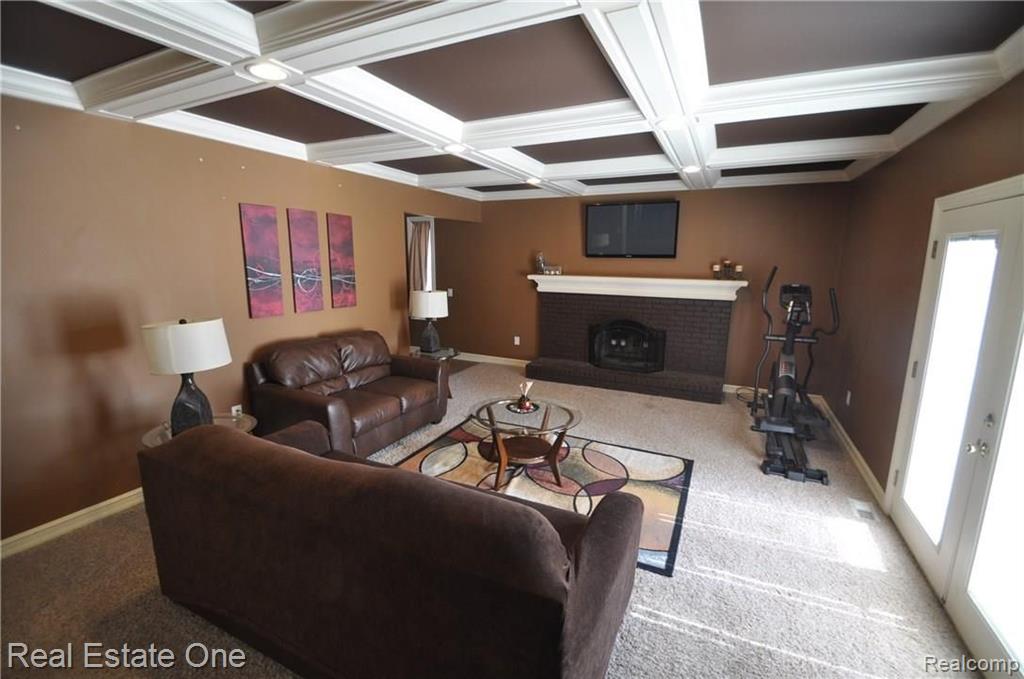 633 Baker Street Rochester Hills, MI 48307 - Photo 12 of 26