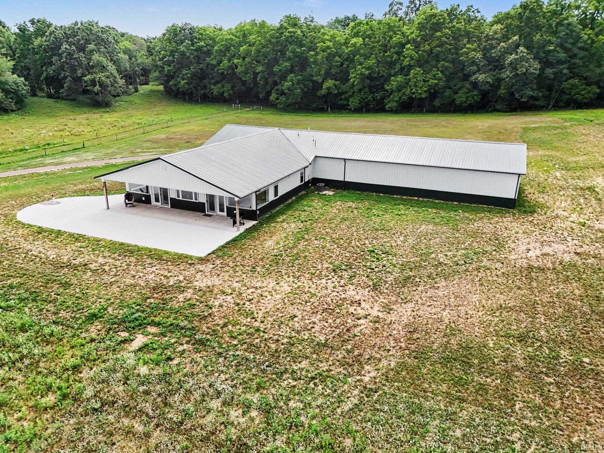 3420 North 900 East Howe, IN 46746 - Photo 3 of 45 Gallery Image 3