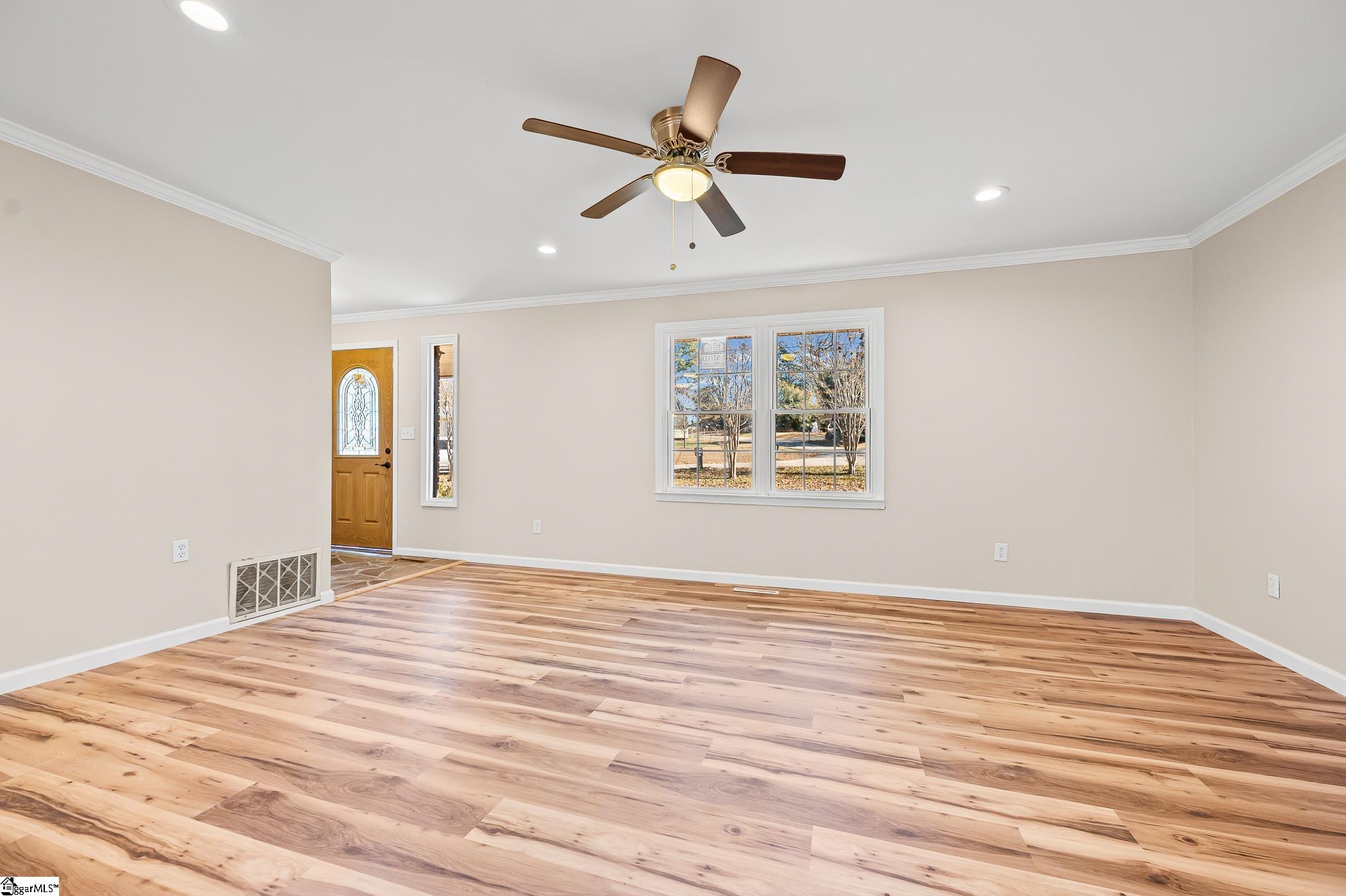101 Nottingham Lane Easley, SC 29640 - Photo 6 of 42