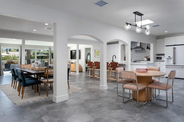 $2,295,000 | 353 West VÃa Sol, Palm Springs, CA 92262