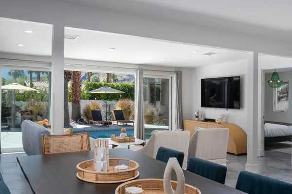 $2,295,000 | 353 West VÃa Sol, Palm Springs, CA 92262