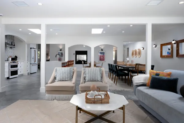 $2,295,000 | 353 West VÃa Sol, Palm Springs, CA 92262