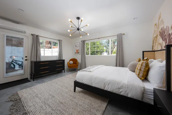 $2,295,000 | 353 West VÃa Sol, Palm Springs, CA 92262