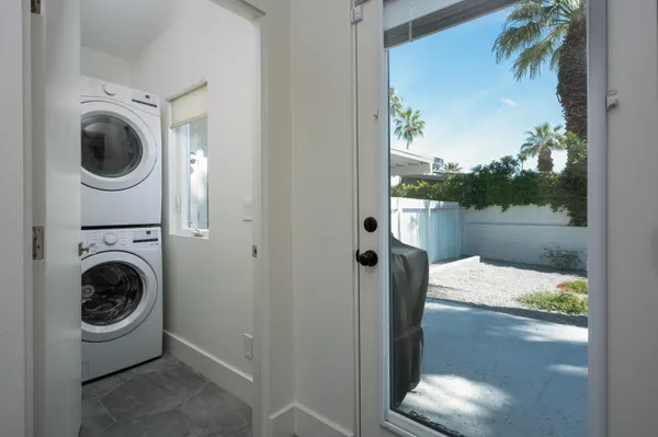 $2,295,000 | 353 West VÃa Sol, Palm Springs, CA 92262