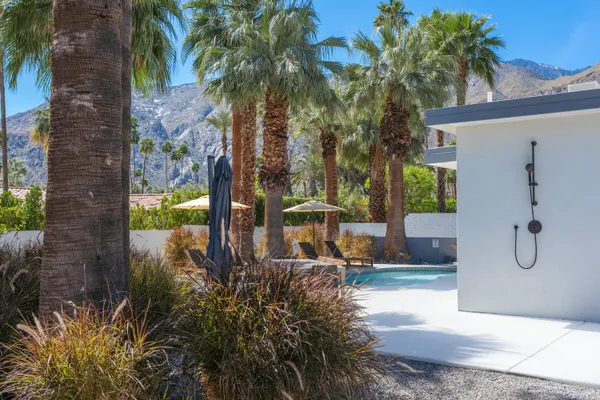 $2,295,000 | 353 West VÃa Sol, Palm Springs, CA 92262
