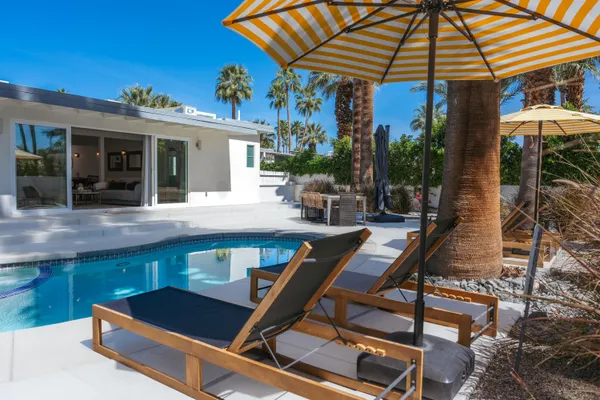 $2,295,000 | 353 West VÃa Sol, Palm Springs, CA 92262