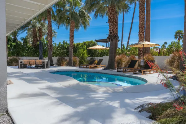 $2,295,000 | 353 West VÃa Sol, Palm Springs, CA 92262
