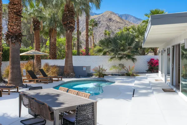 $2,295,000 | 353 West VÃa Sol, Palm Springs, CA 92262