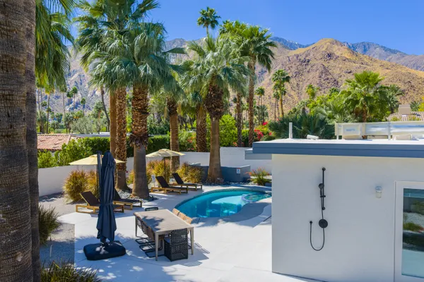 $2,295,000 | 353 West VÃa Sol, Palm Springs, CA 92262
