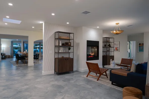 $2,295,000 | 353 West VÃa Sol, Palm Springs, CA 92262