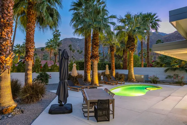$2,295,000 | 353 West VÃa Sol, Palm Springs, CA 92262