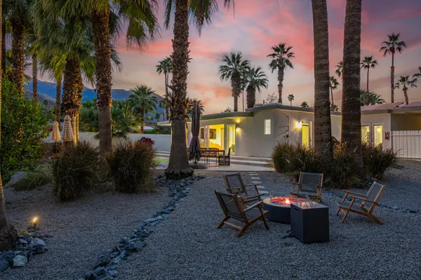 $2,295,000 | 353 West VÃa Sol, Palm Springs, CA 92262