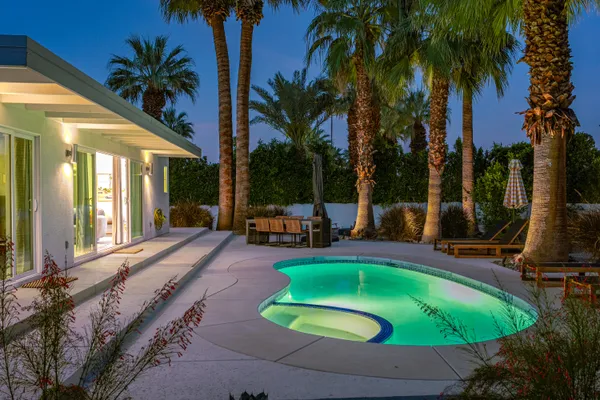$2,295,000 | 353 West VÃa Sol, Palm Springs, CA 92262