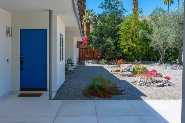 $2,295,000 | 353 West VÃa Sol, Palm Springs, CA 92262