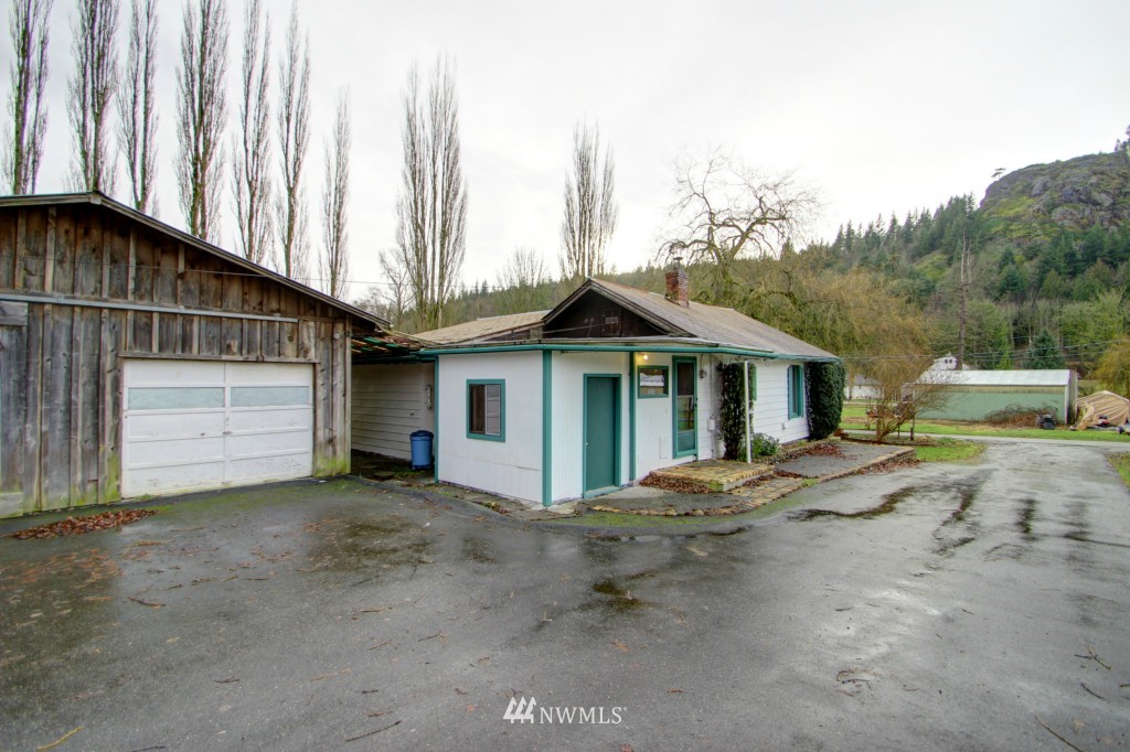 15082 Nookachamps Road Mount Vernon, WA 98273 - Photo 2 of 25 Gallery Image 2