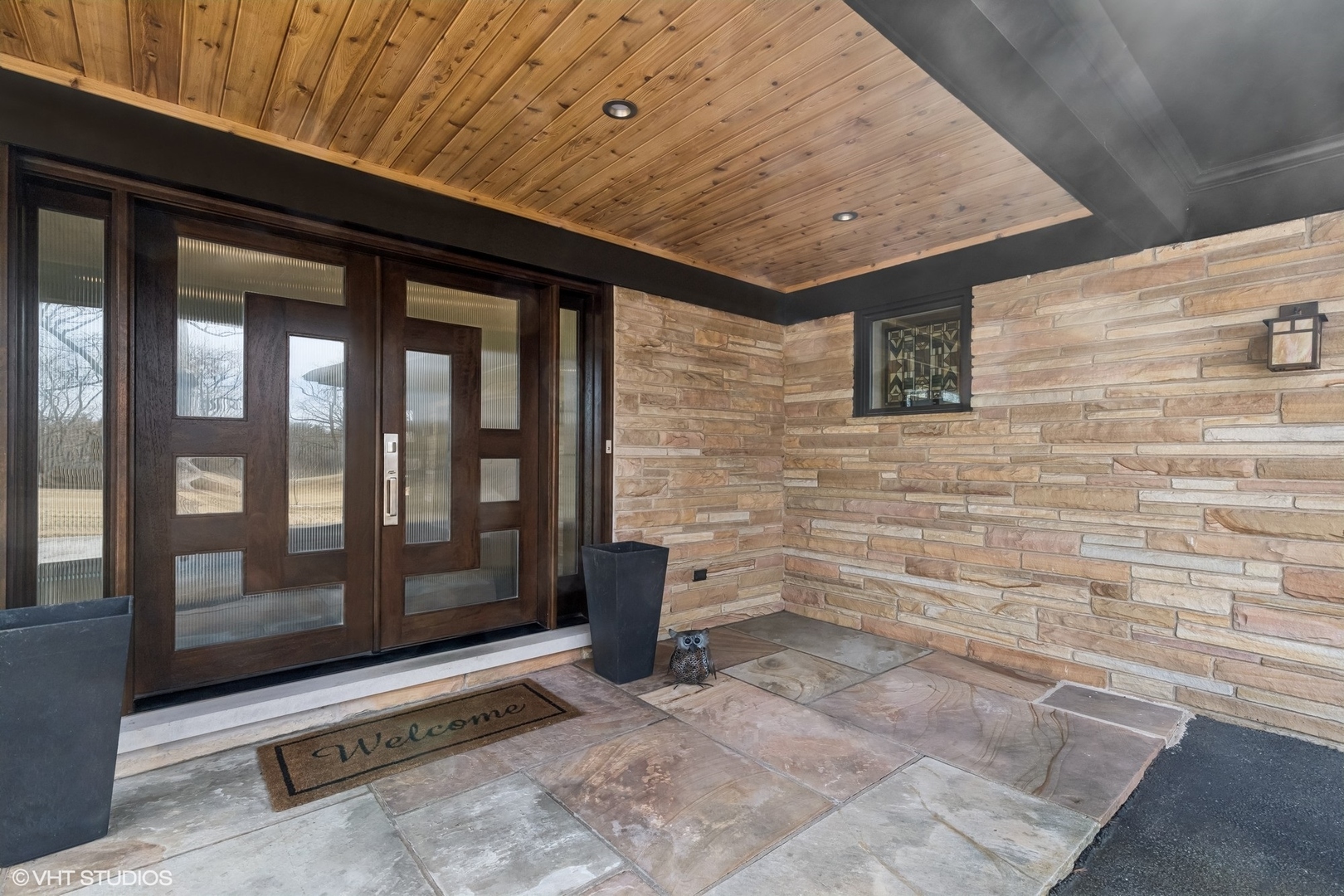 133 East County Line Road Barrington, IL 60010 - Photo 2 of 40