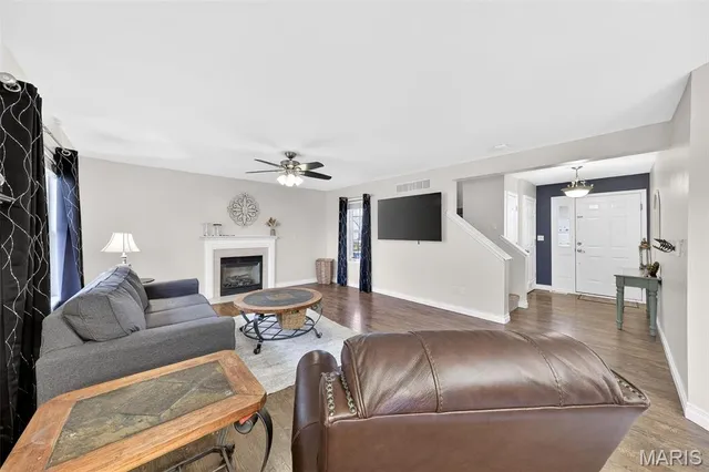 $385,000 | 401 Valley Oaks Drive, Wentzville, MO 63385