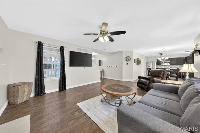 $385,000 | 401 Valley Oaks Drive, Wentzville, MO 63385