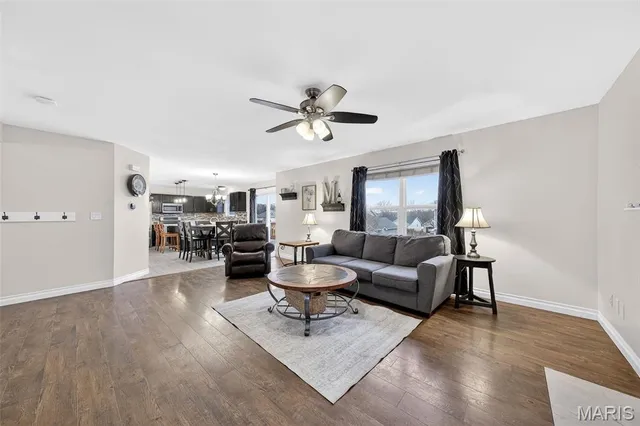 $385,000 | 401 Valley Oaks Drive, Wentzville, MO 63385