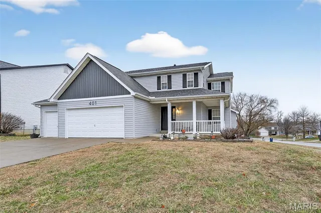 $385,000 | 401 Valley Oaks Drive, Wentzville, MO 63385