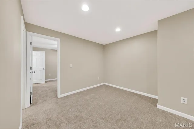 $385,000 | 401 Valley Oaks Drive, Wentzville, MO 63385