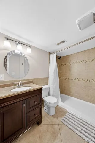 $385,000 | 401 Valley Oaks Drive, Wentzville, MO 63385