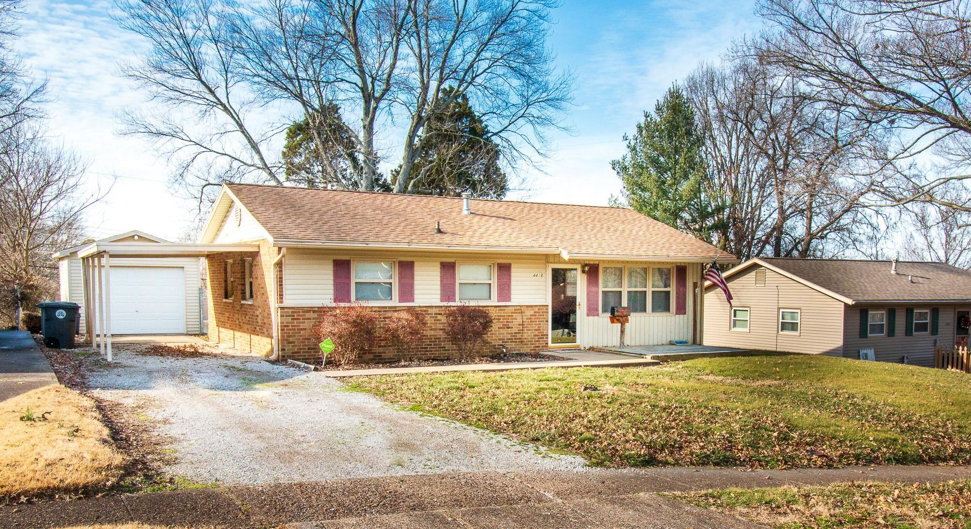4418 Meadowridge Road Evansville, IN 47710 - Photo 1 of 23 Gallery Image 1