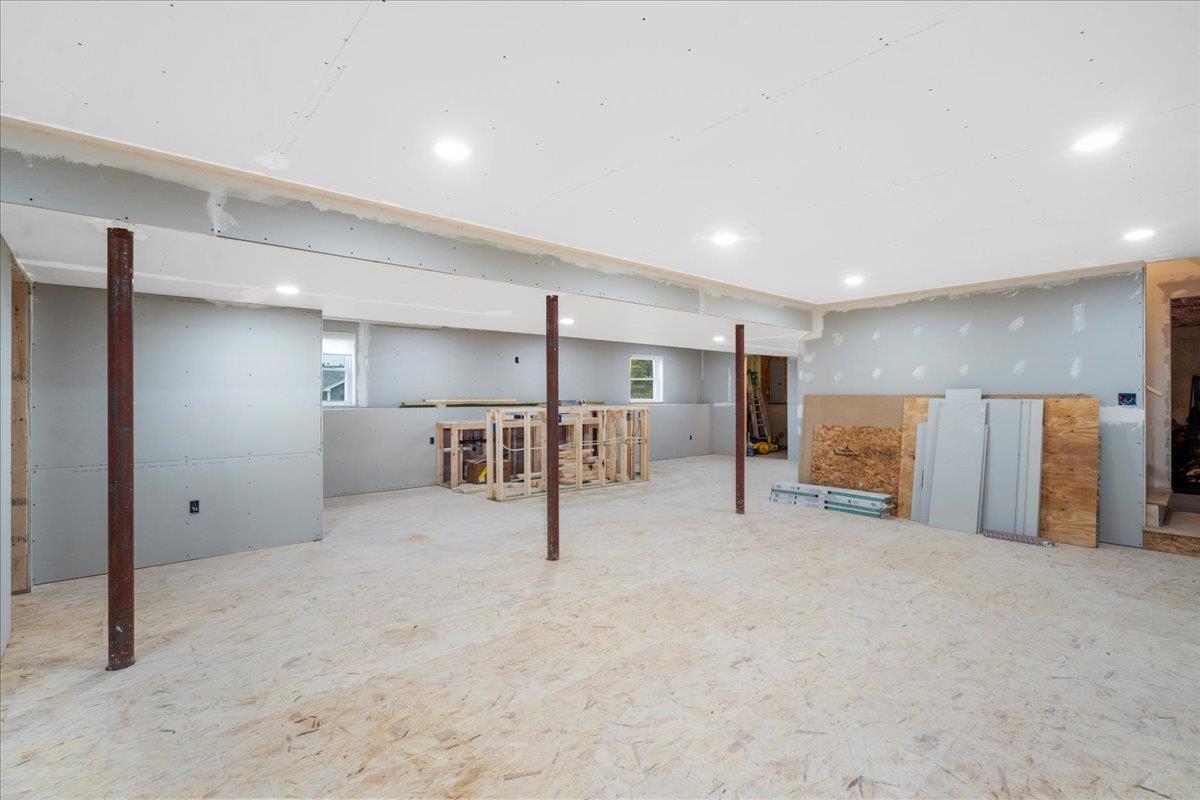 182 Summit Street Franklin, NH 03235 - Photo 23 of 35