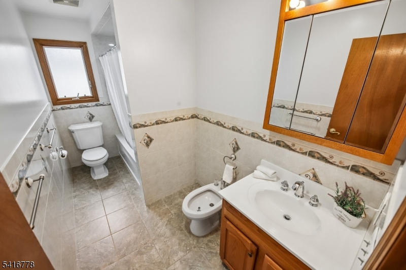 63 Waydell Street Newark, NJ 07105 - Photo 29 of 48