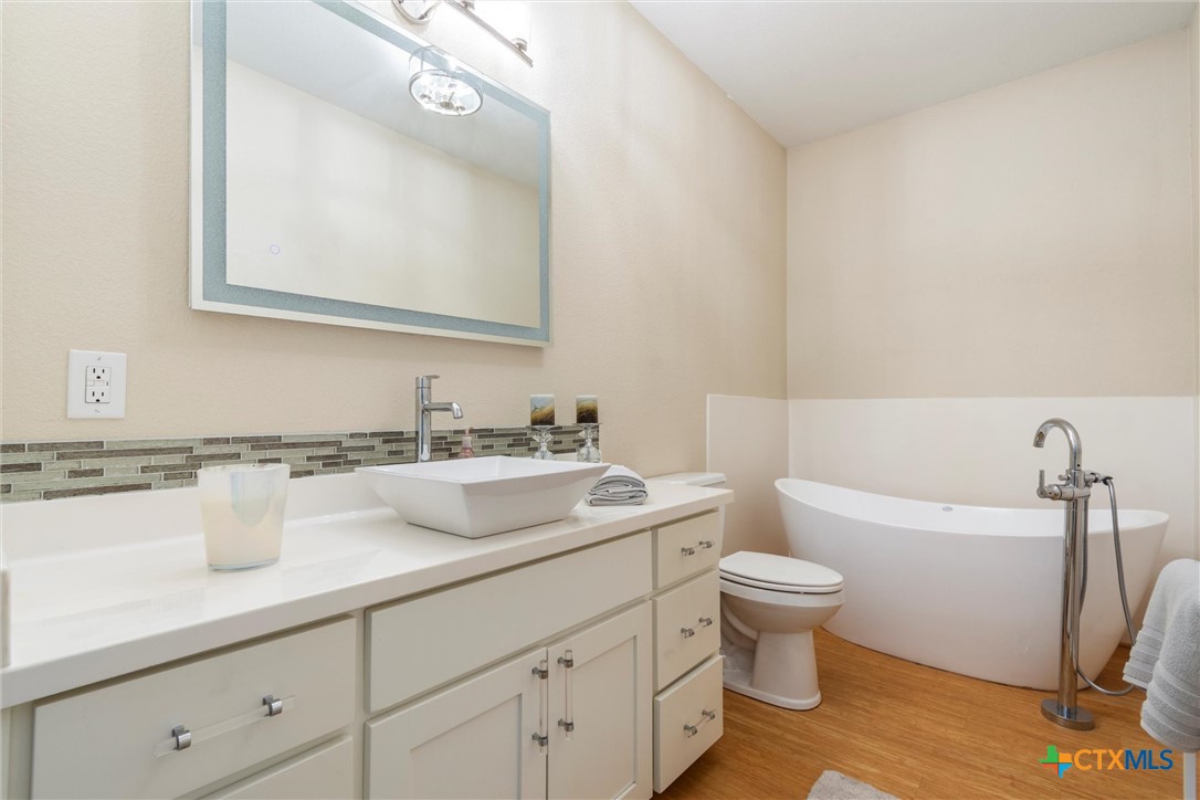 114 Deer Run Moody, TX 76557 - Photo 28 of 40 Guest Bath