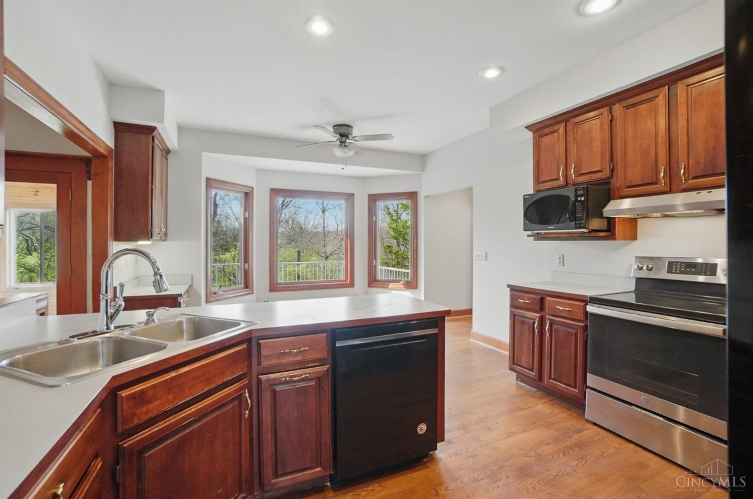 7058 Taylor Road Cincinnati, OH 45248 - Photo 14 of 39