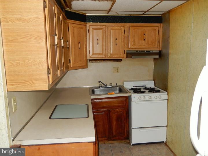 210 Golf Road Darby, PA 19023 - Photo 9 of 14